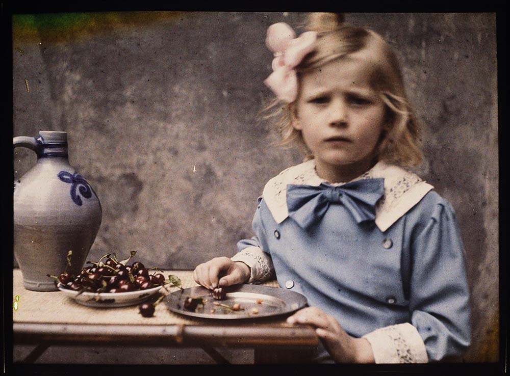 NL Fotomuseum - Marie Zeegers, dochter van de fotograaf, circa 1912 Jan Zeegers Stadsarchief Amsterdam