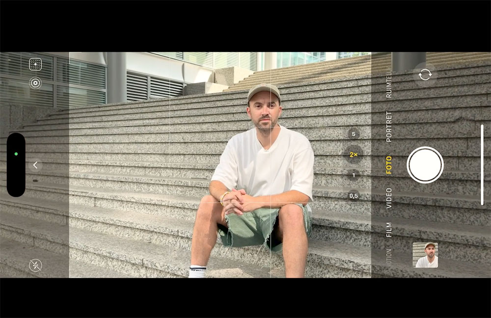 Cameraman Boy, maar nu als model bij de les ‘Portret’