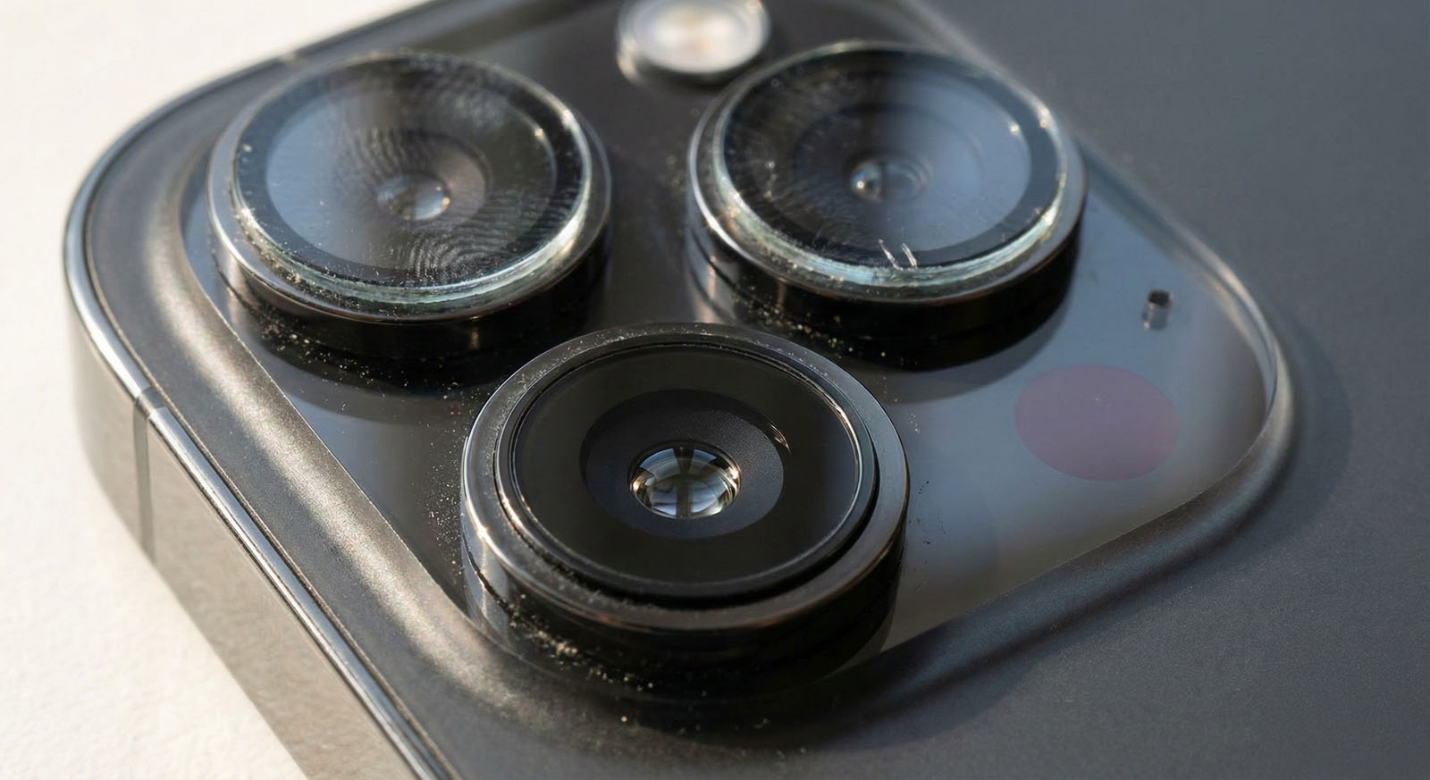 cameralens-protectors op een iPhone